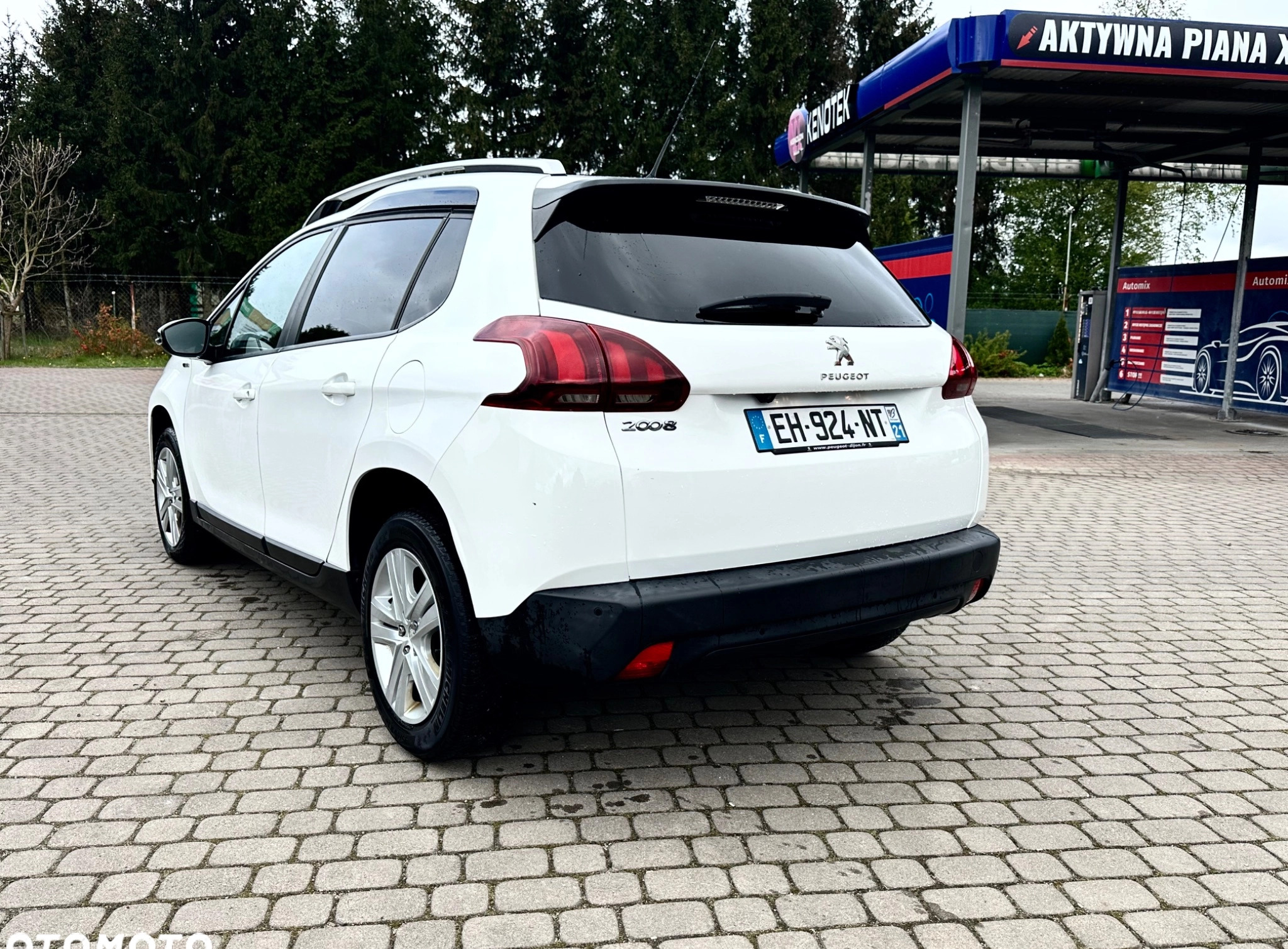 Peugeot 2008 cena 36400 przebieg: 119555, rok produkcji 2017 z Ostrołęka małe 121